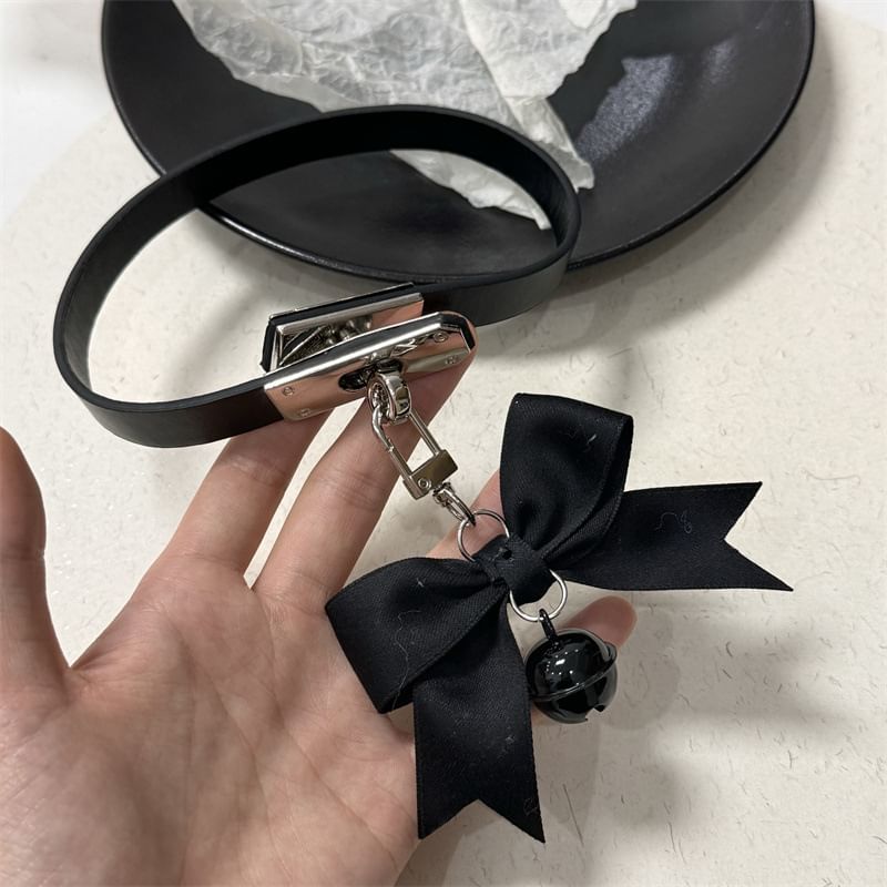 Pendant Necklace Choker Bowknot With Bell Black