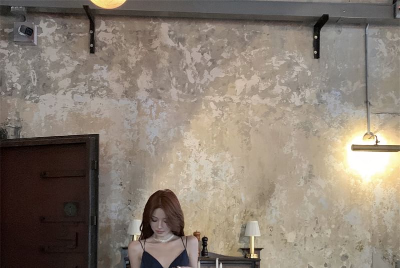 Spaghetti A-Line Plain Evening Strap V-Neck Gown