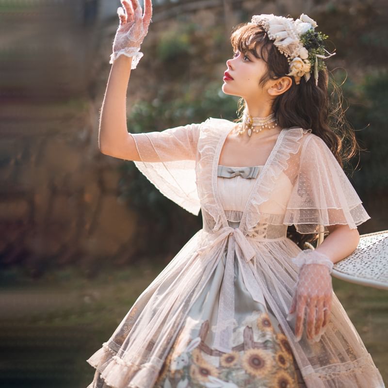 Robe trapèze mi-longue à bretelles spaghetti Lolita imprimé lapin / jupe jupon / veste légère à manches courtes avec volants en pointillés et bordure en dentelle / chaussettes / ensemble