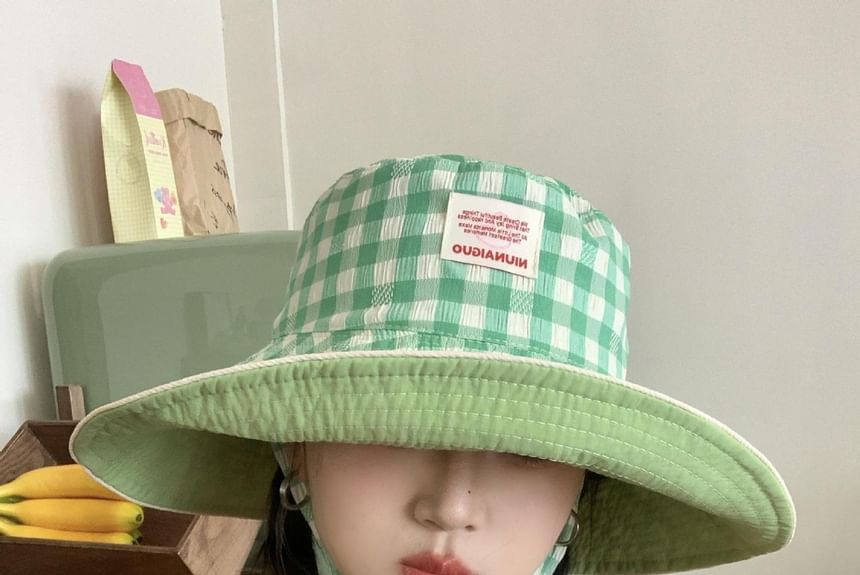 With Bucket Chin Gingham Hat Strap
