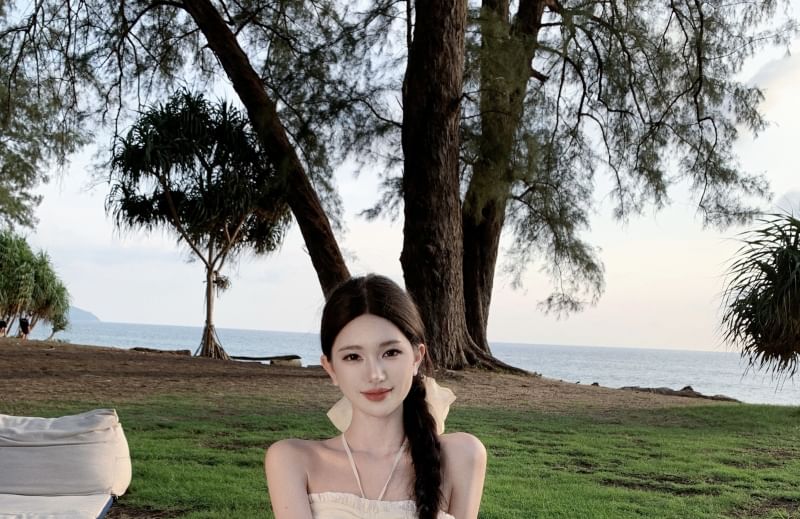 Neckholder-Ausschnitt mit offenem Rücken, Midi A