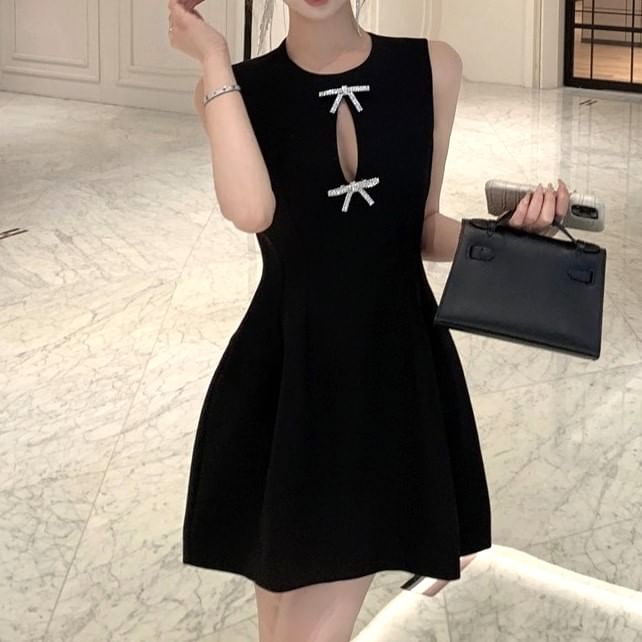 Dress Neck Mini Plain Bow Rhinestone A-Line Cutout Round Sleeveless