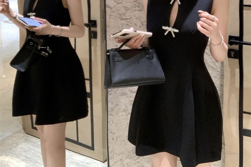 Dress Neck Mini Plain Bow Rhinestone A-Line Cutout Round Sleeveless