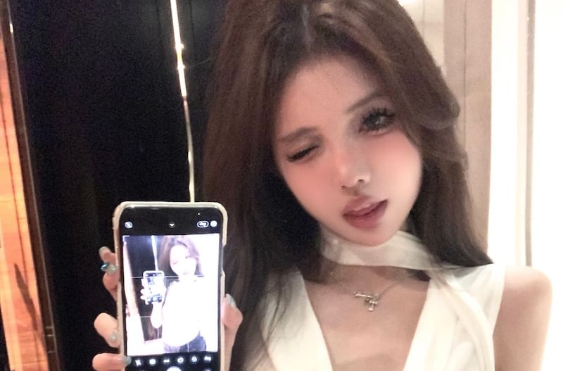 Lettering Tank Neck Crop Cowl Choker-Neck Top