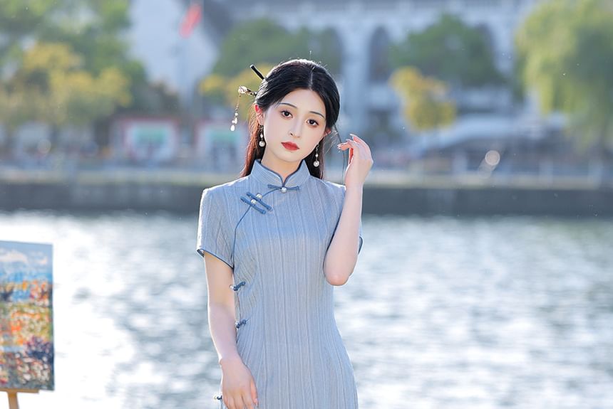 Short-Sleeve Stand Collar Striped Frog Buttoned Slit Midi Sheath Qipao