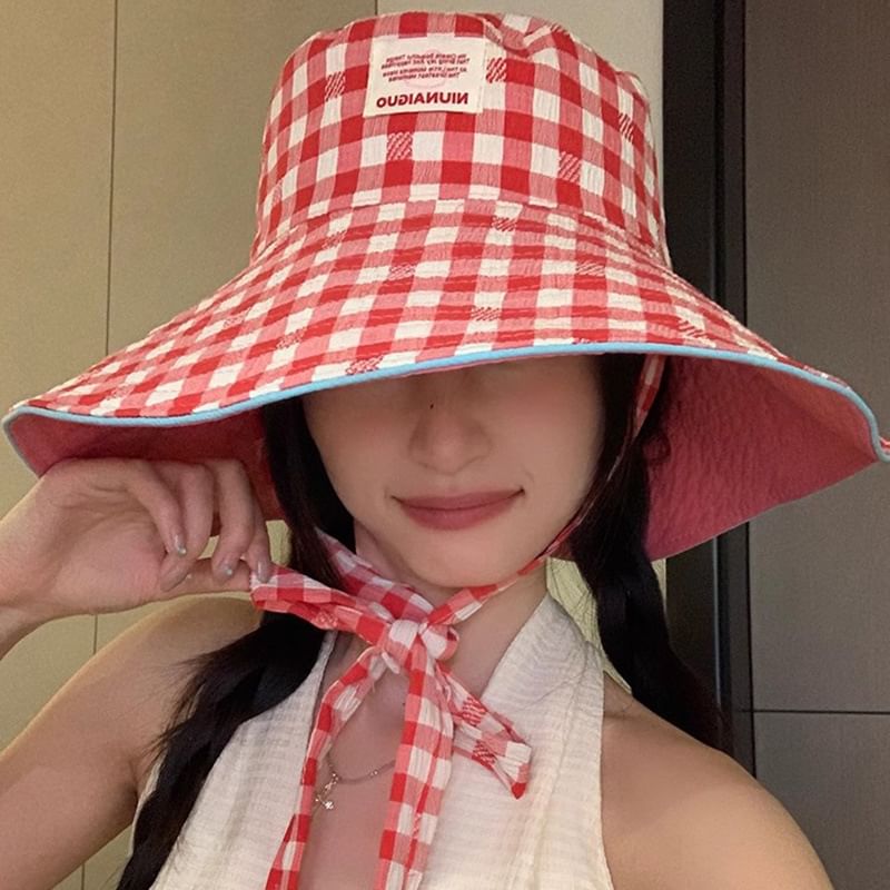 Hat With Chin Pattern Bucket Checkered Strap