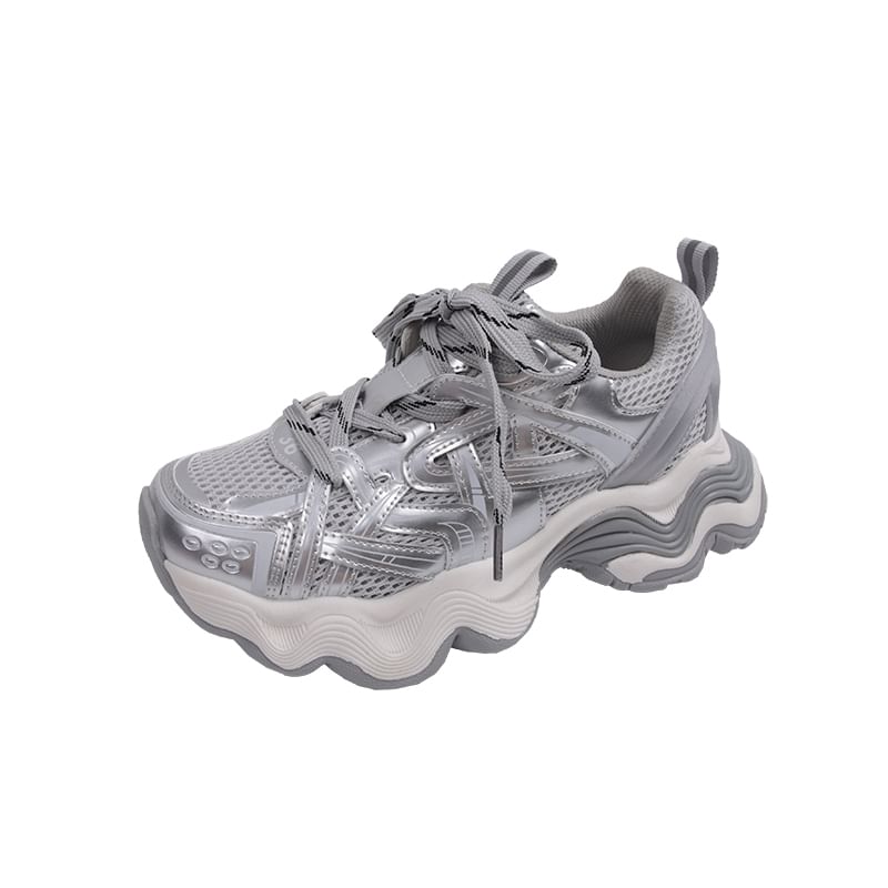 Dentelle à bordure contrastante