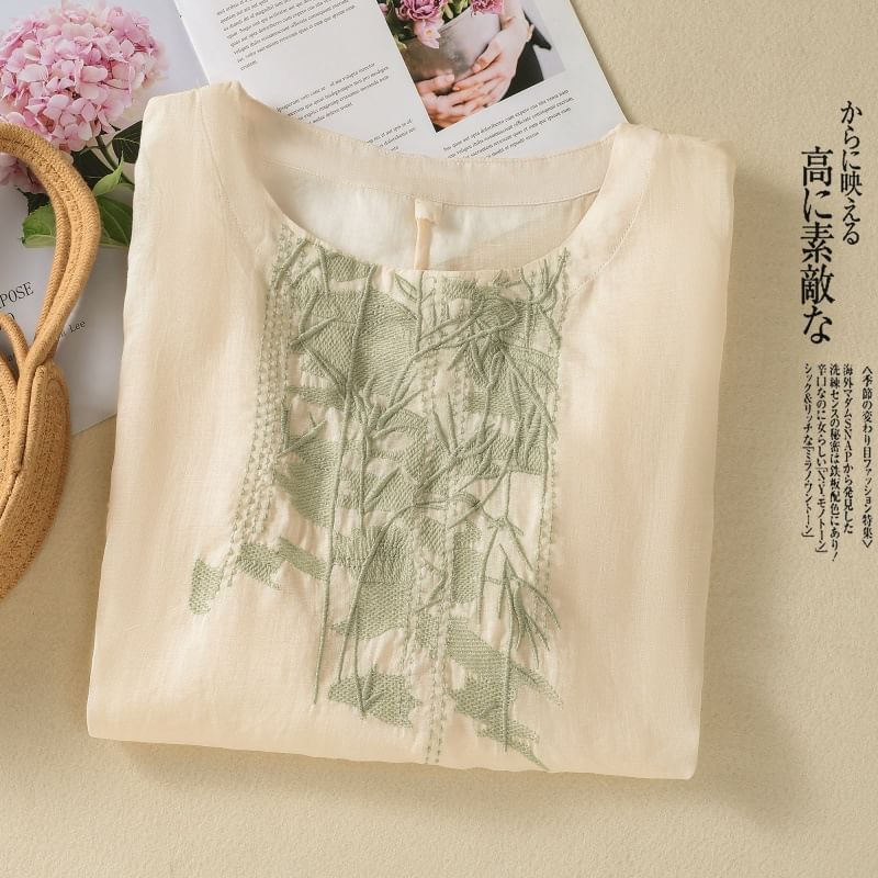 Short-Sleeve Leaf Embroidered Blouse