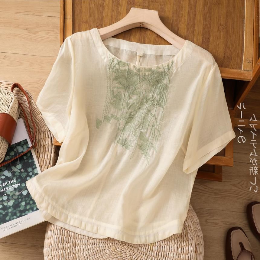 Short-Sleeve Leaf Embroidered Blouse