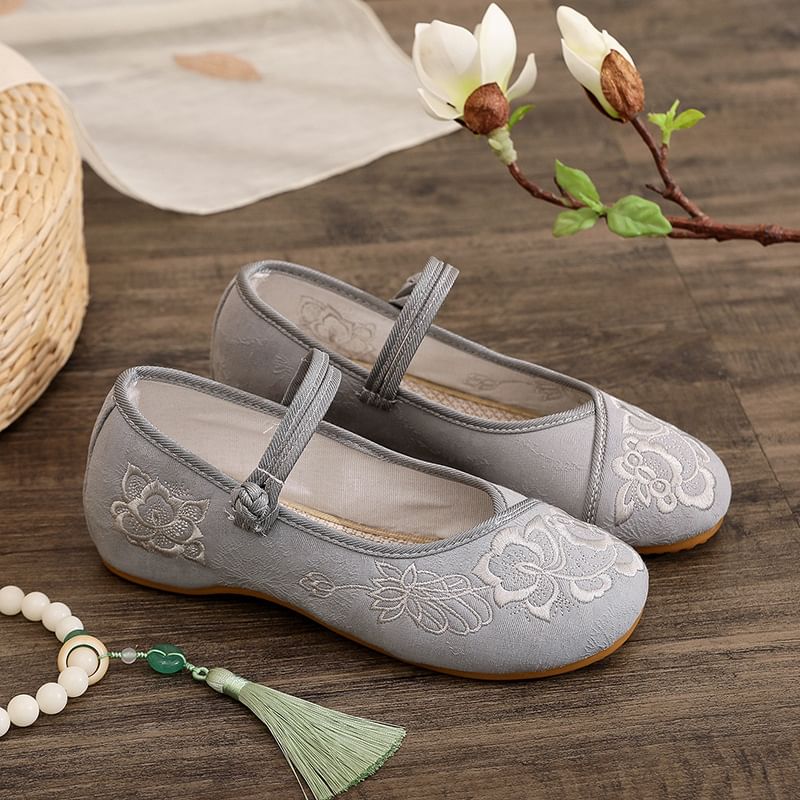 Frog Buttoned Plain Flats