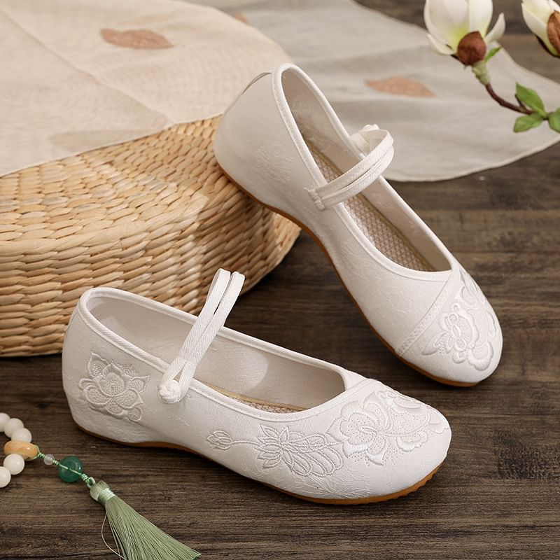 Frog Buttoned Plain Flats