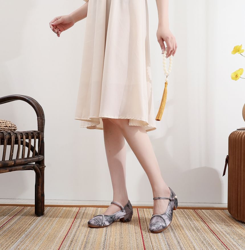 Textile Heel Low Embroidered Sandals