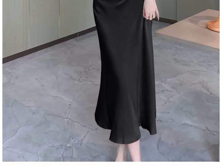 Cowl Neck Asymmetrical Ruched Sleeveless Mermaid Satin Plain Dress Midi