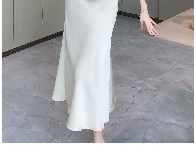 Cowl Neck Asymmetrical Ruched Sleeveless Mermaid Satin Plain Dress Midi