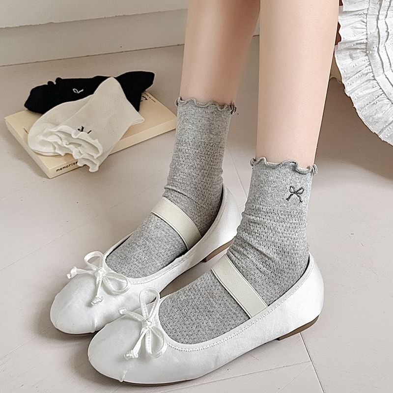 Bow Embroidered Lettuce Edge Socks