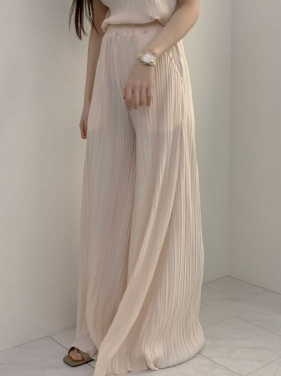 Set: Short-Sleeve Mock Neck Plain Pleated Top + Elastic Waist Wide Leg Pants