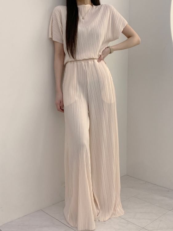 Set: Short-Sleeve Mock Neck Plain Pleated Top + Elastic Waist Wide Leg Pants