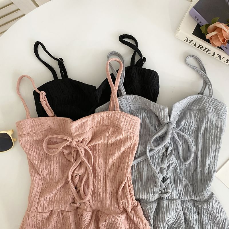 Set: Schlichtes Camisole-Top mit Schößchen und Schnürung + Hose mit weitem Bein und elastischer Taille