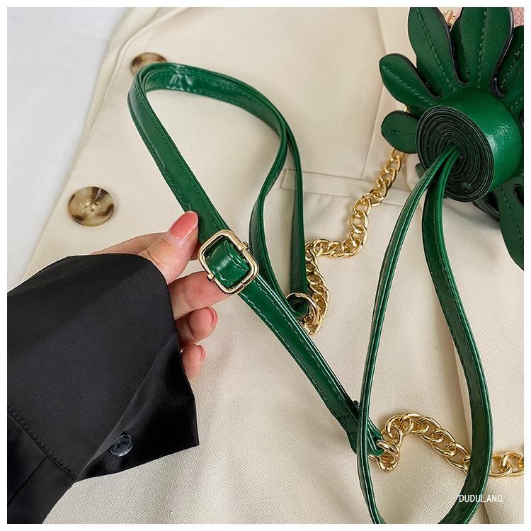 Strap Bucket Strawberry Chain Bag