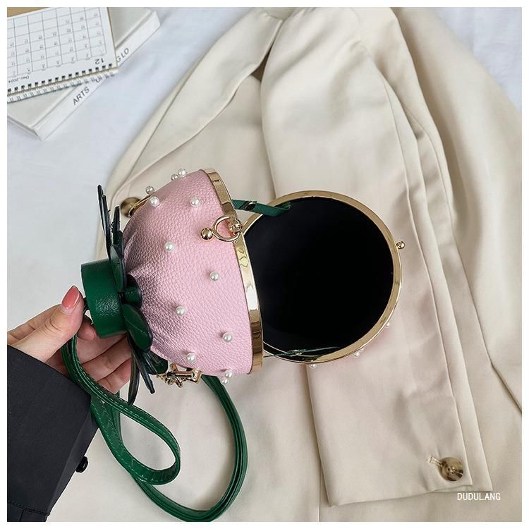 Strap Bucket Strawberry Chain Bag