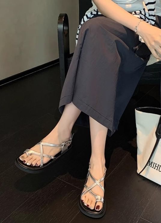 Loop Criss Toe Sandals Platform Cross