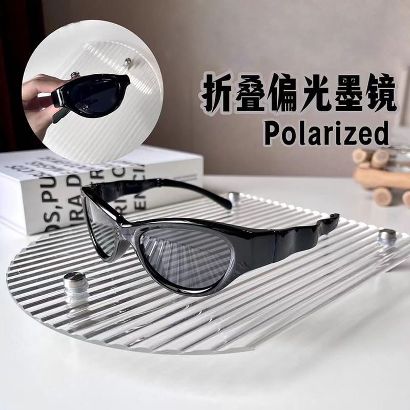 Case / Cat Eye Sunglasses