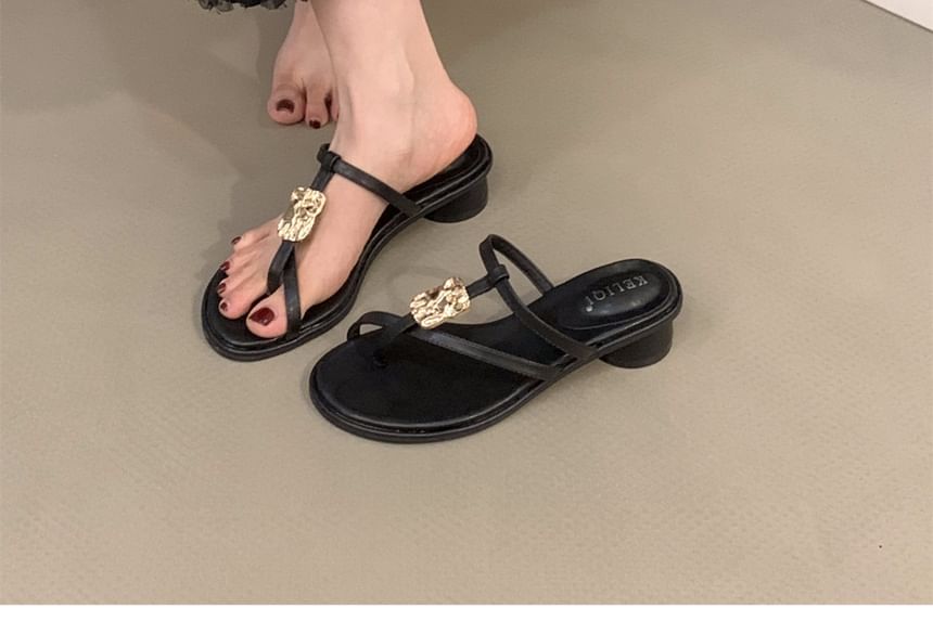 Round Heel Thong Sandals