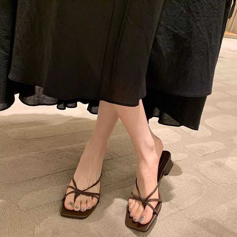 Sandals Thong Knotted