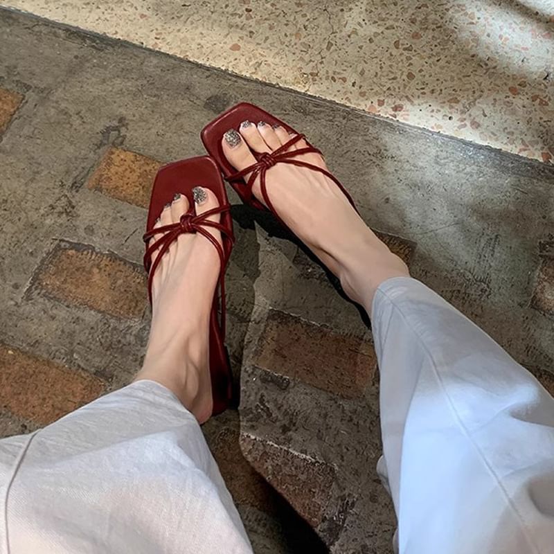 Sandals Thong Knotted