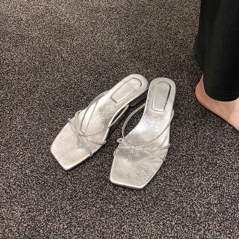 Sandals Thong Knotted