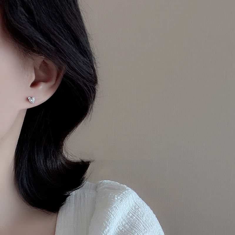 Rhinestone Stud Heart Ear