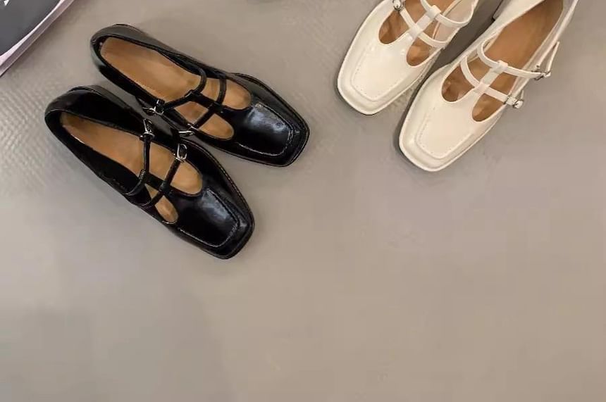 Chunky Jane Toe Heel T-Strap Plain Mary Square Pumps