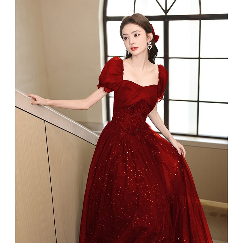 Short-Sleeve Sweetheart Neckline Sequin Mesh A-Line Evening Gown