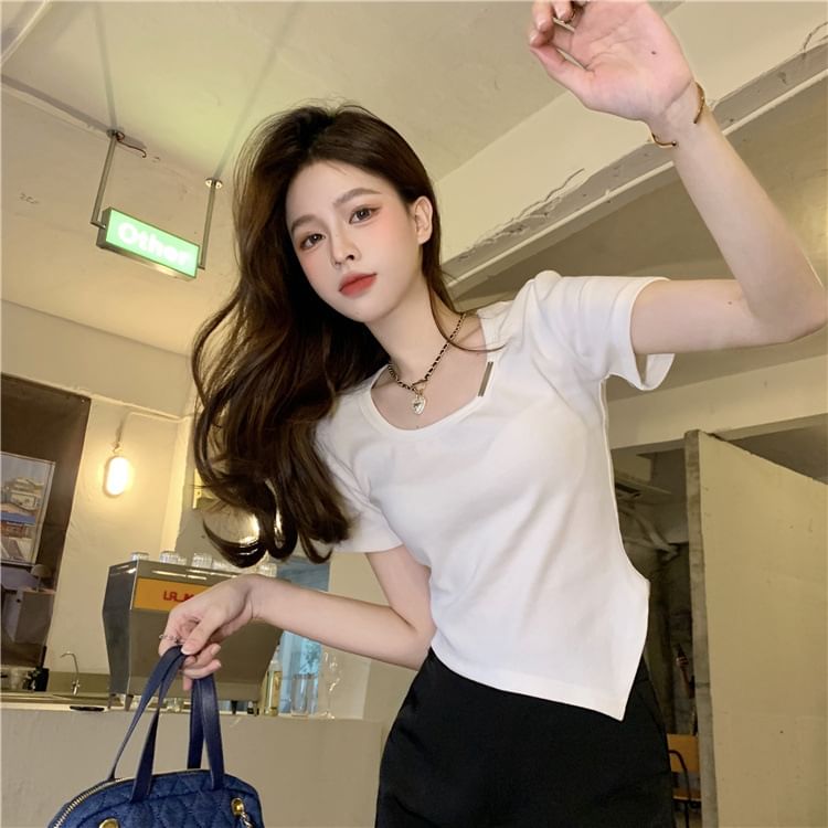 Plain Short-Sleeve Neck Asymmetrical Tee Crew