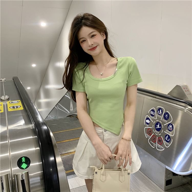 Plain Short-Sleeve Neck Asymmetrical Tee Crew