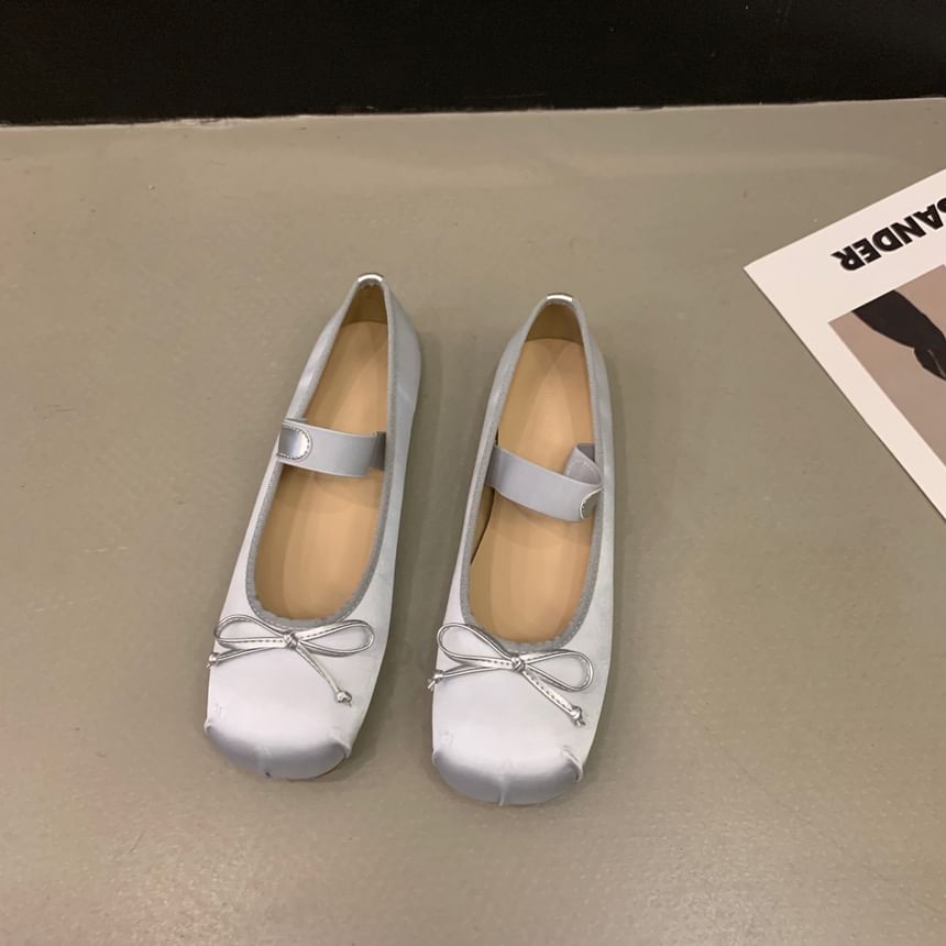 Mary Toe Square Jane Flats Bow