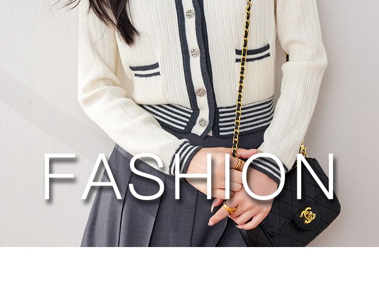 Gestreifte Strickjacke mit Matrosenkragen