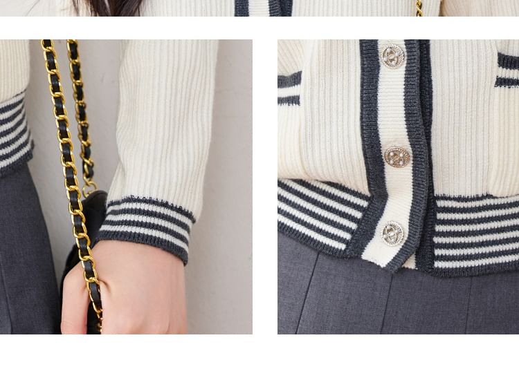 Gestreifte Strickjacke mit Matrosenkragen