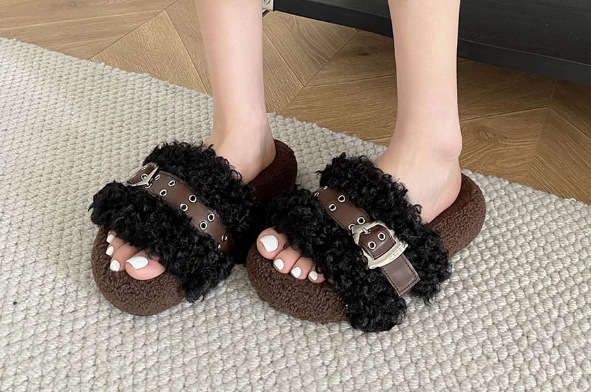 Sandalen mit Schnalle aus Fleece