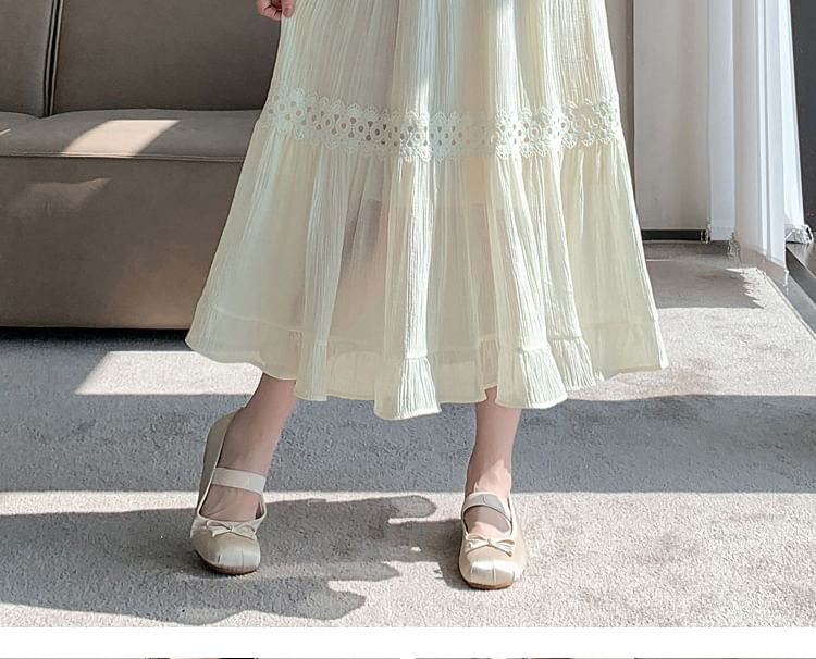 Hohe Taille, schlichtes Spitzenpanel, Midi A