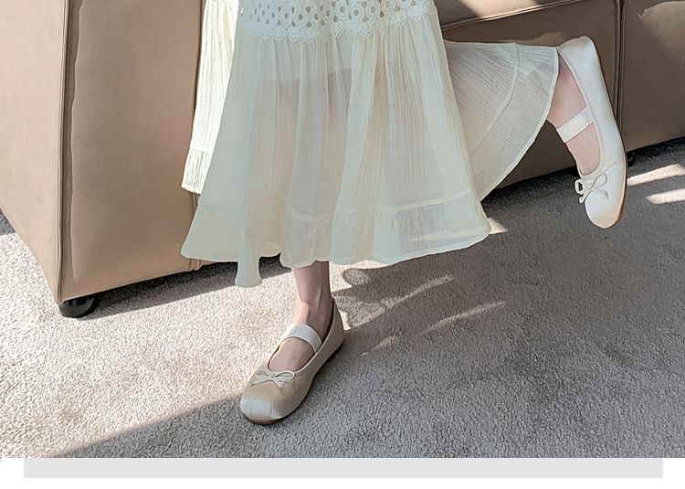 Hohe Taille, schlichtes Spitzenpanel, Midi A