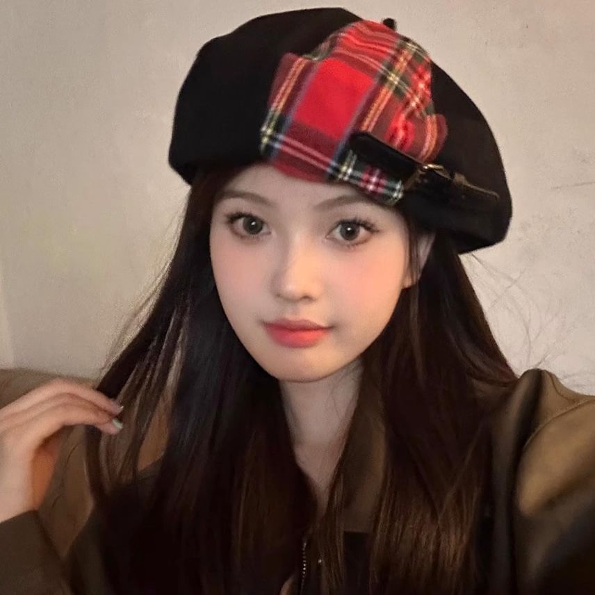 Beret Plaid Panel