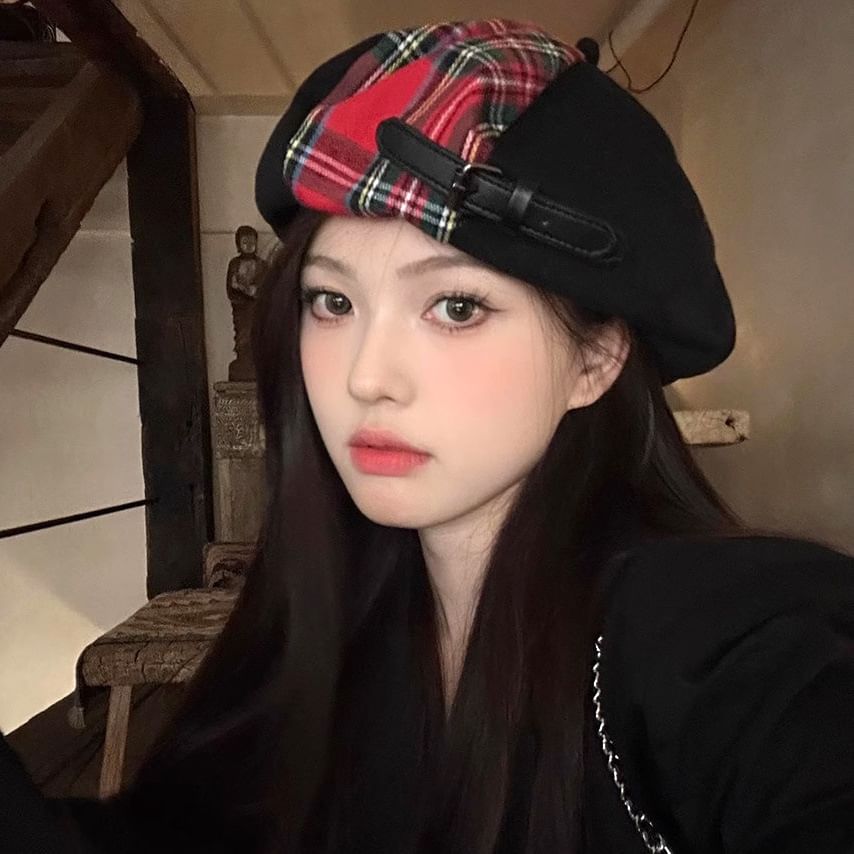 Beret Plaid Panel