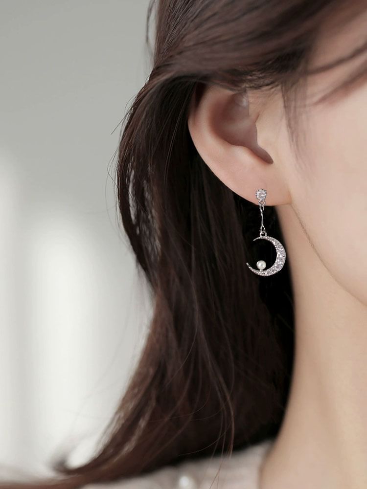 Asymmetrical Star Pearl Dangle Rhinestone Earring Faux Moon Alloy