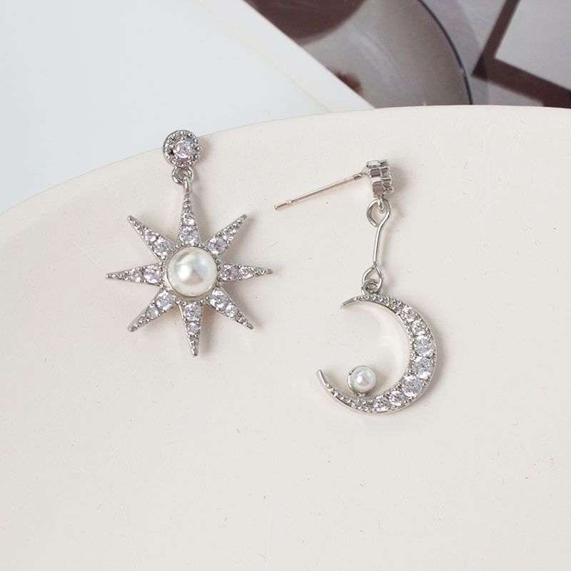 Asymmetrical Star Pearl Dangle Rhinestone Earring Faux Moon Alloy