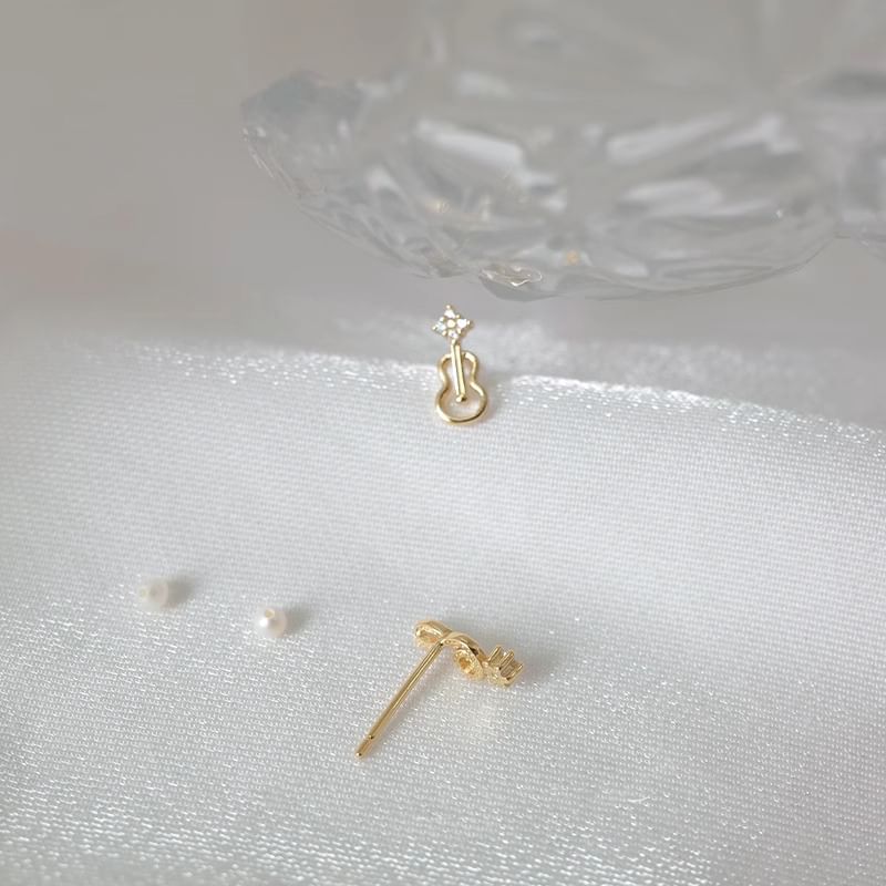 Guitar Music Note Rhinestone Asymmetrical Alloy Stud Earring