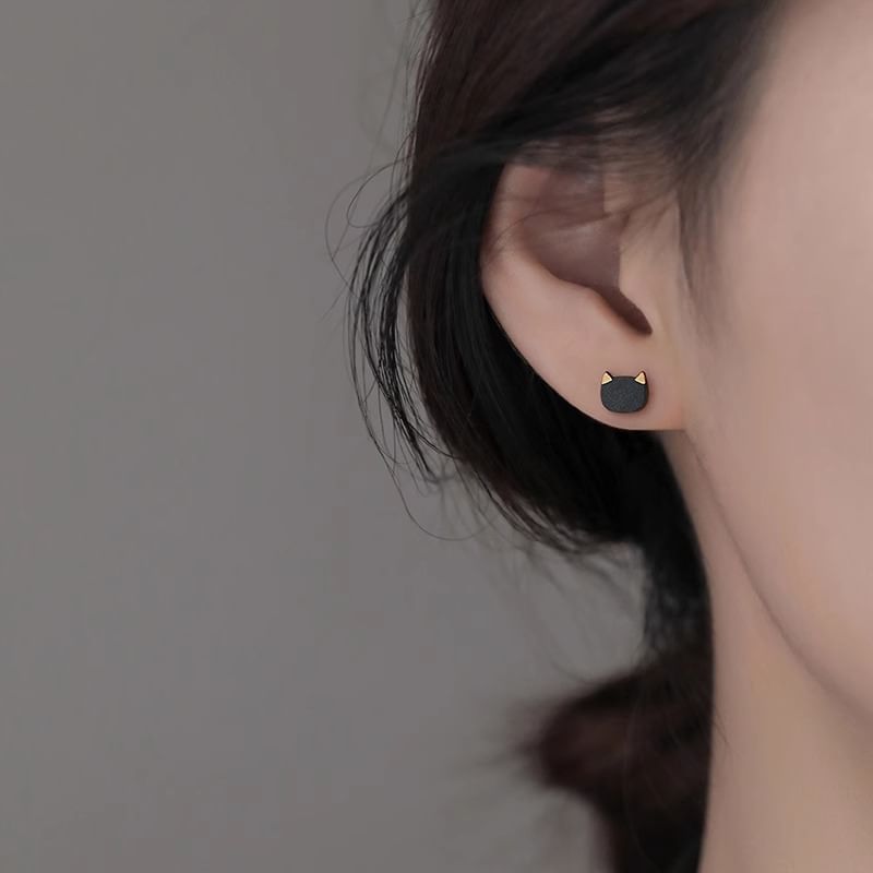 Cat Stud Earring Ceramic