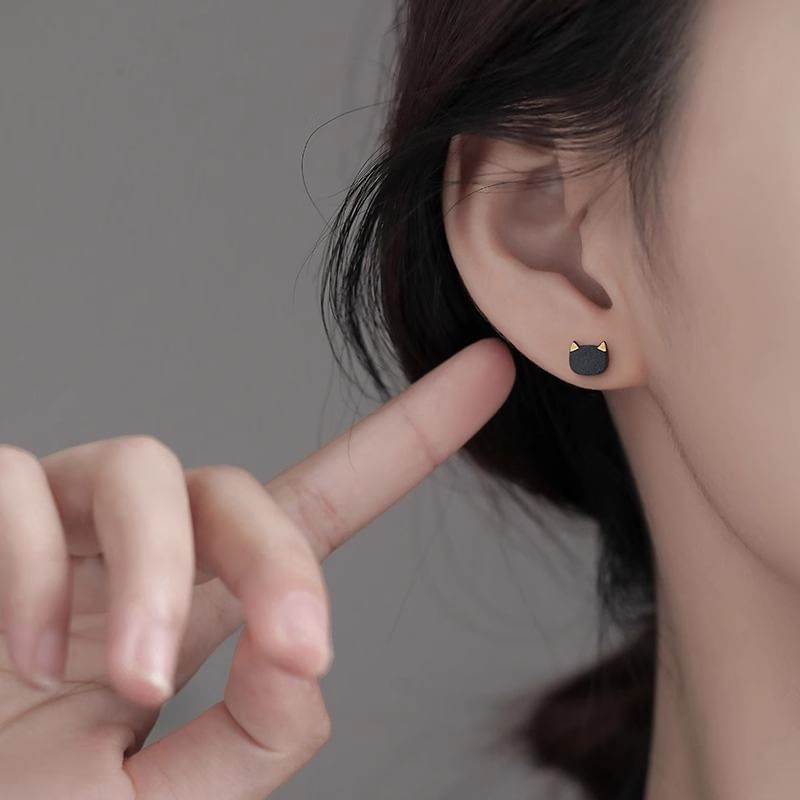 Cat Stud Earring Ceramic