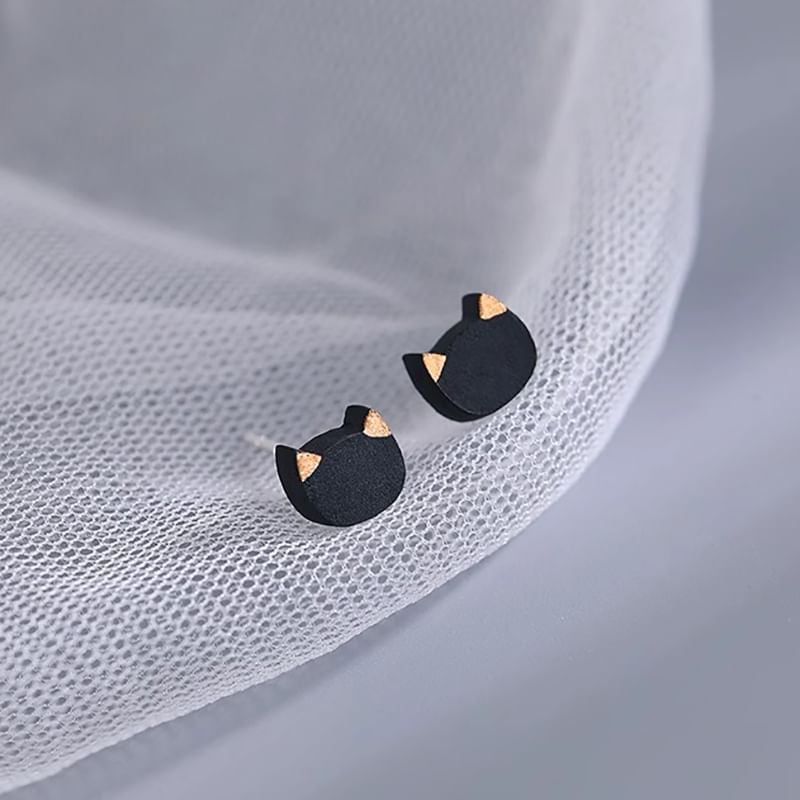 Cat Stud Earring Ceramic