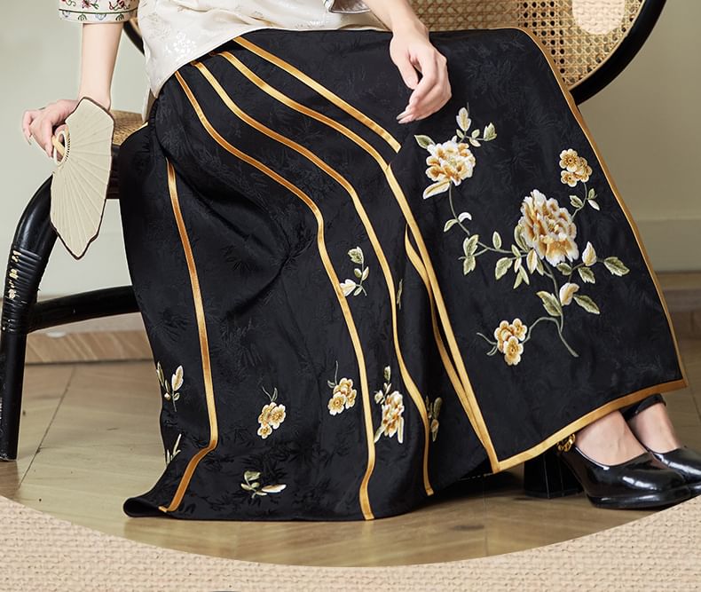 Traditional Chinese 3/4-Sleeve Crew Neck Floral Embroidered Jacquard Frog Buttoned Blouse / High Rise Contrast Trim Maxi A-Line Skirt / Set